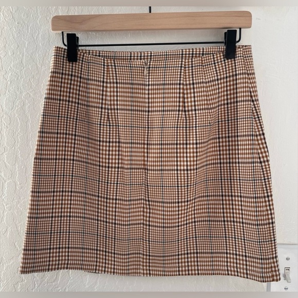 Plaid Neutral Mini Skirt - Picture 4 of 4